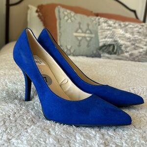 Nine West Women's 7 Faux Suede Pump Heel Bright Royal Blue Bold Cocktail Shoe
